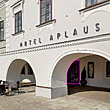 Hotel Aplaus, Litomyšl, Pramen: http://www.hotelaplaus.cz/cs/m-10-ubytovani/
